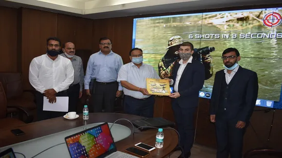 मिल्कोर डिफेंस के साथ UPEIDA CEO अवनीश अवस्थी ने अनुबंध पर किए साइन