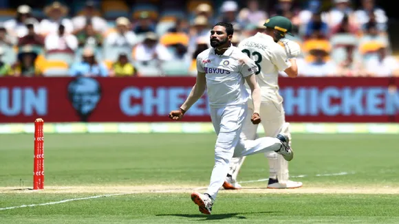 Siraj 5 wkt