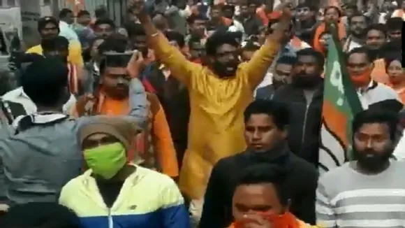 BJP supporters raise slogan desh ke gaddaron ko goli maaro saalo ko