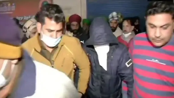 आंदोलन में शामिल किसानों की खुली पोल, लड़के को पीटकर बुलवाया गया झूठ?