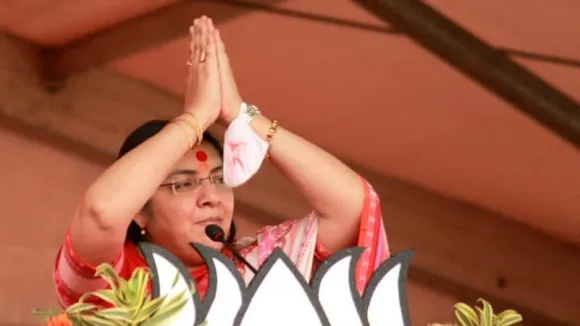 लॉकेट चटर्जी: अभिनय छोड़ शुरू की राजनीति, TMC छोड़ BJP से जोड़ा नाता