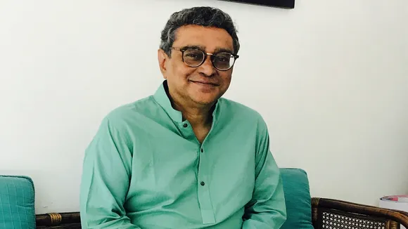पत्रकारिता से लेकर राजनीति तक, जानें कैसा रहा स्वपन दासगुप्ता का जीवन