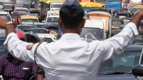 दूसरों का काटते-काटते जब खुद ट्रैफिक कांस्टेबल का ही कट गया चालान