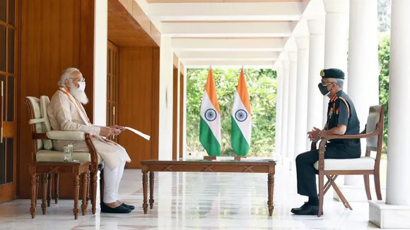pm modi with army chief narvane