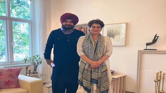 navjot singh and priyanka gandhi