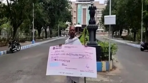 GANDHI DRESSED PERSON IN TAMILNADU