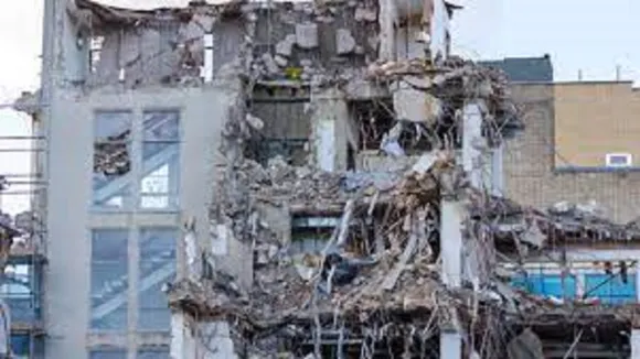 House collapses On Rizvi Road
