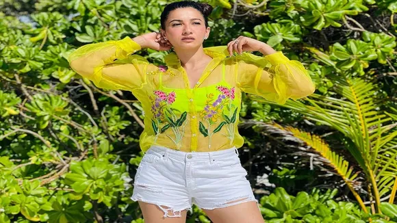 gauahar maldives11