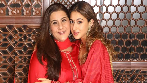 Sara Ali Khan Reaction on Her Parents