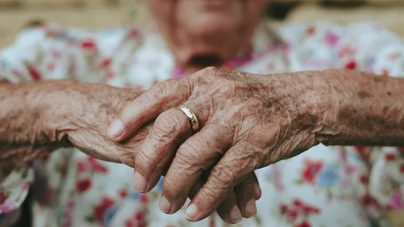 feelings of old age people