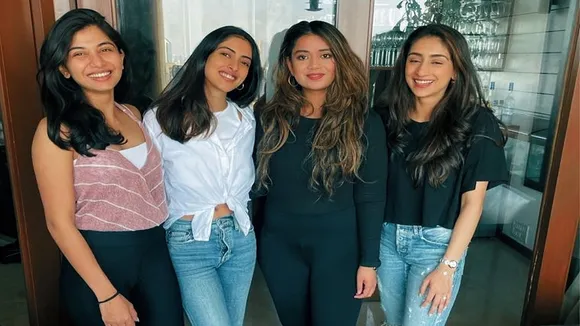 navya with friends