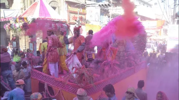 आज होगा मथुरा में गुलाल ही गुलाल, जब चौबों का होली डोला मचाएगा भौकाल