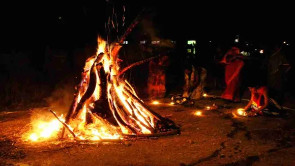 होलिका दहन की रात इस चक्र के पाठ से हो जाएगी कंगाली दूर
