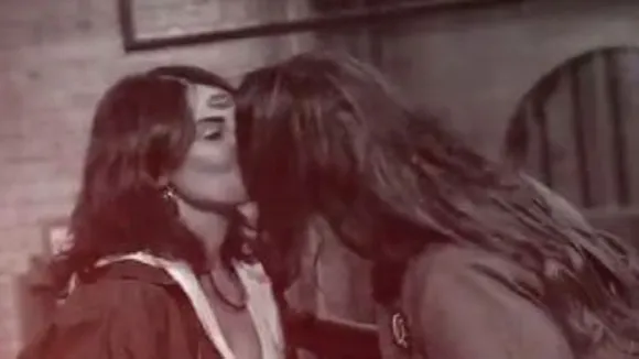 saisha shinde and mandana karimi lip lock