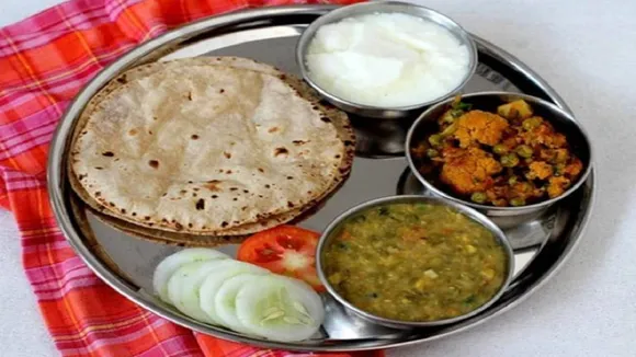थाली में तीन रोटी होता है मरे हुए इंसान का खाना