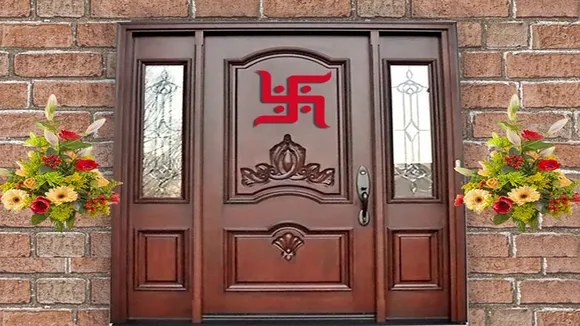 Main Door Auspicious Things