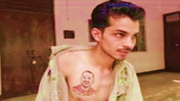 Yogi muslim Fan
