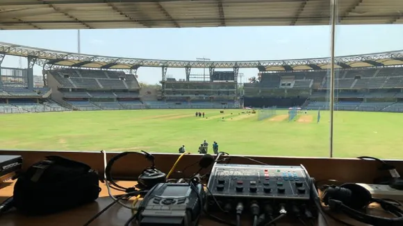 Commentator Box