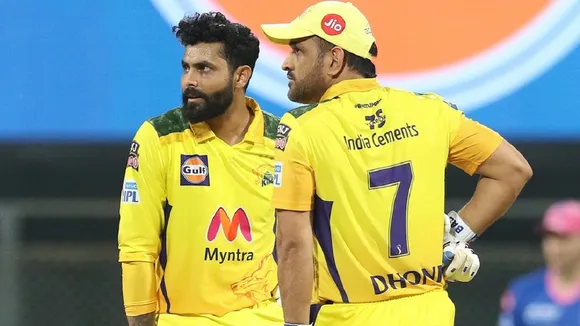 dhoni hands over csk captaincy to jadeja