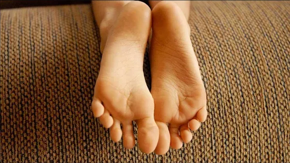 Lucky Feet Auspicious Sign