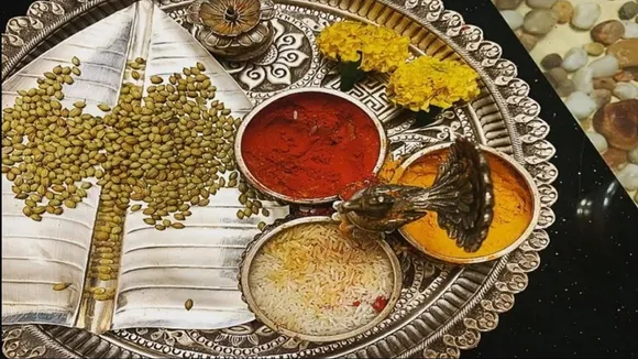 Chawal Or Akshat Totke