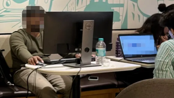 Man brings desktop to Bengaluru coffee shop