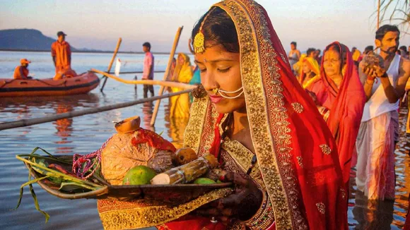 Chhath Pooja 2022 : आखिर बांस से बने सूप में ही क्यों चढ़ाया जाता है छठ का महाप्रसाद?
