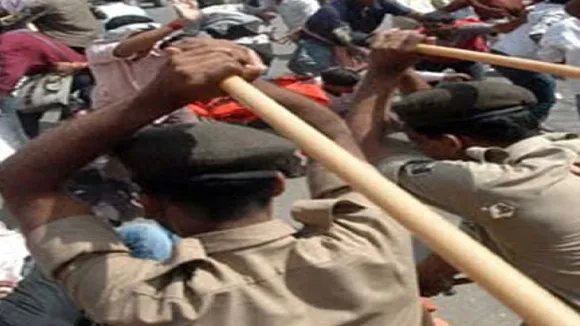 laathi charge