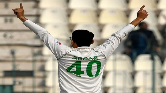 PAK vs ENG: पाक के इस बॉलर के सामने बिखरी इंग्लैंड, टेस्ट डेब्यू में बनाया बड़ा रिकॉर्ड 