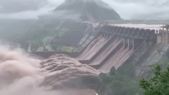 big dam is being built on Brahmaputra river