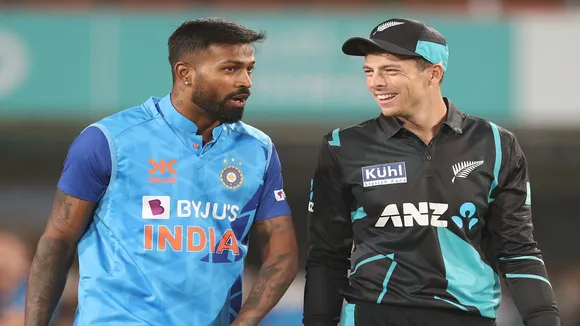Hardik Pandya Mitchell Santner