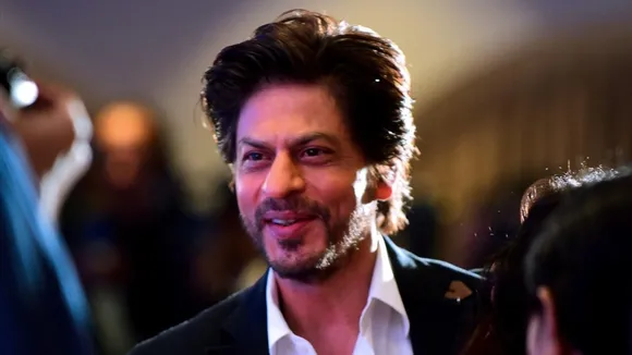 srk greet his fans