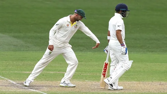 Virat Kohli vs Nathan Lyon in test match