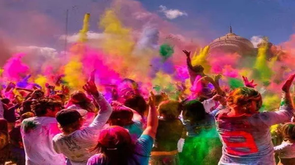 holi