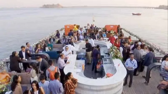 floating restaurant