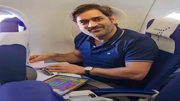 MS Dhoni को फ्लाइट में देख Candy Crush क्यों करने लगा ट्रेंड?