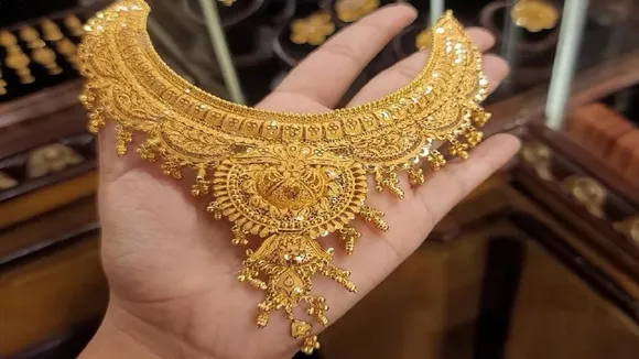 Gold jewellery