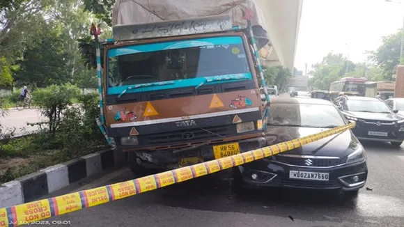 delhi road accident