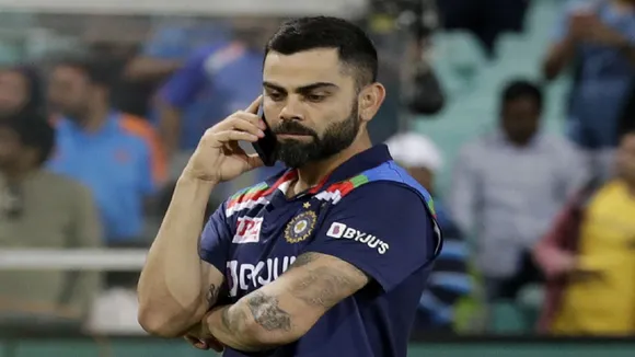 Kohli Phone on call