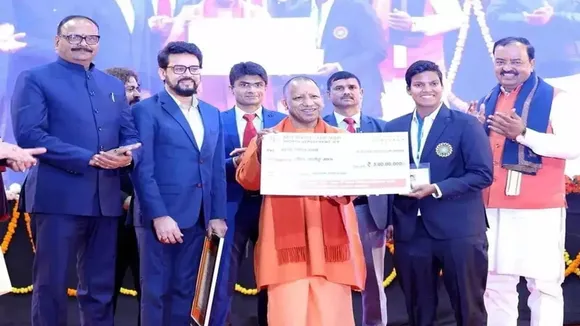 Deepti sharma got dsp offer letter and 3 crores check