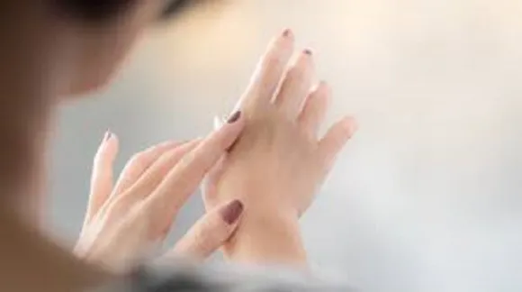 Dry hand home remedies to make it soft