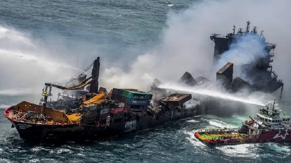 Ship sinks