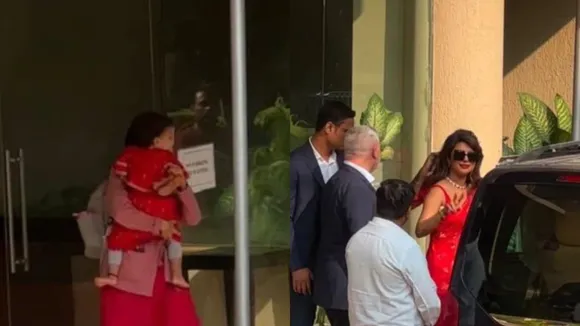 Priyanka Chopra With Family  1