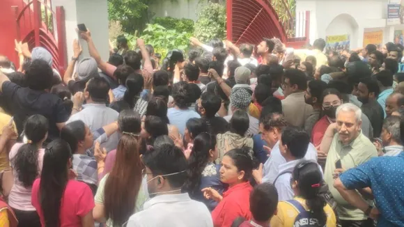 delhi bomb threat