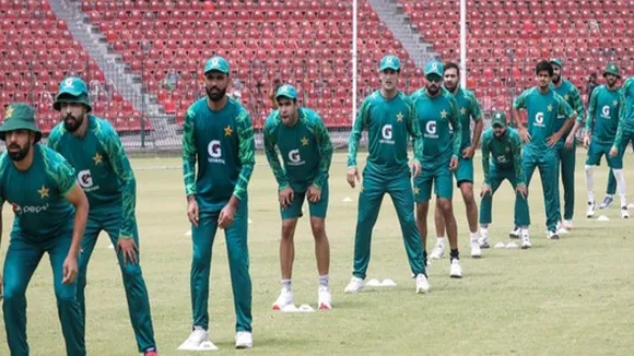 Pakistan Team 25 dollar to meet fans