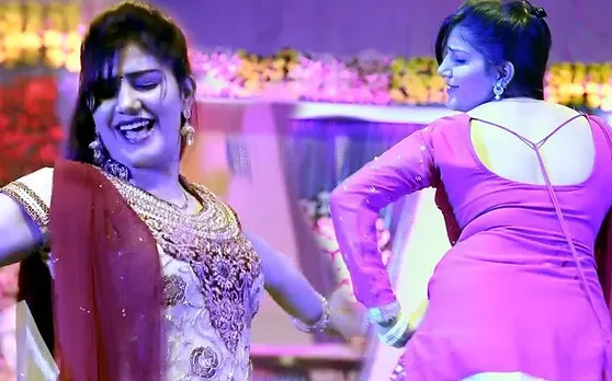 VIDEO: सपना चौधरी के फैंस हुए बेकाबू, स्टेज परफॉर्मेंस के दौरान फेंके पत्थर
