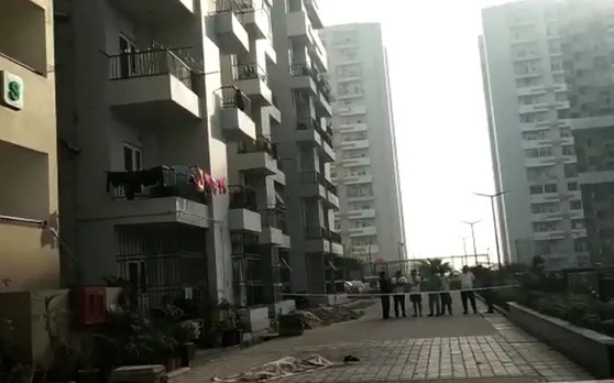 उत्तर प्रदेश : नोएडा सेक्टर 121 की सोसायटी बिल्डिंग से गिरा युवक, मौके पर मौत