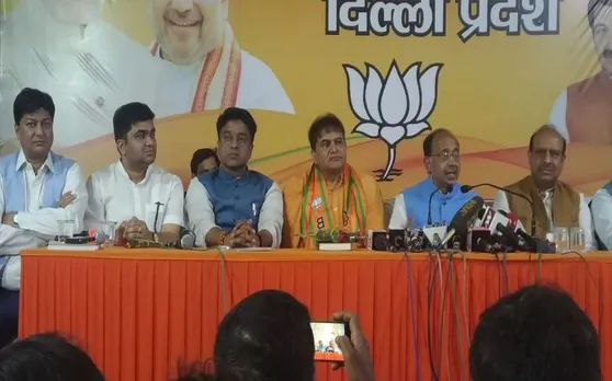 आम आदमी पार्टी को लगा झटका, आप विधायक देवेंद्र सहरावत बीजेपी में हुए शामिल