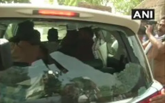 West Bengal में हिंसा : आसनसोल में BJP और TMC कार्यकर्ताओं के बीच झड़प, बाबुल सुप्रियो की कार के शीशे तोड़े