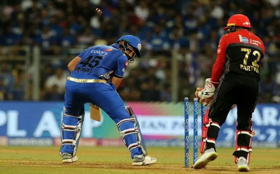 IPL 12, MI vs RCB: मुंबई इंडियंस ने रॉयल चैलेंजर्स बैंगलोर को 5 विकेट से हराया, प्लेऑफ की दौड़ से बाहर हुई विराट सेना
